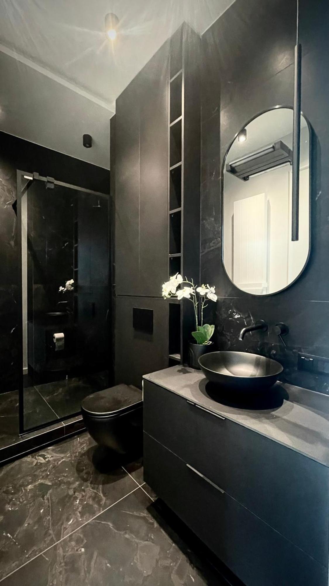 Apartment Hanza Black & White 17th Floor & Pool Free Parking By Stayly *